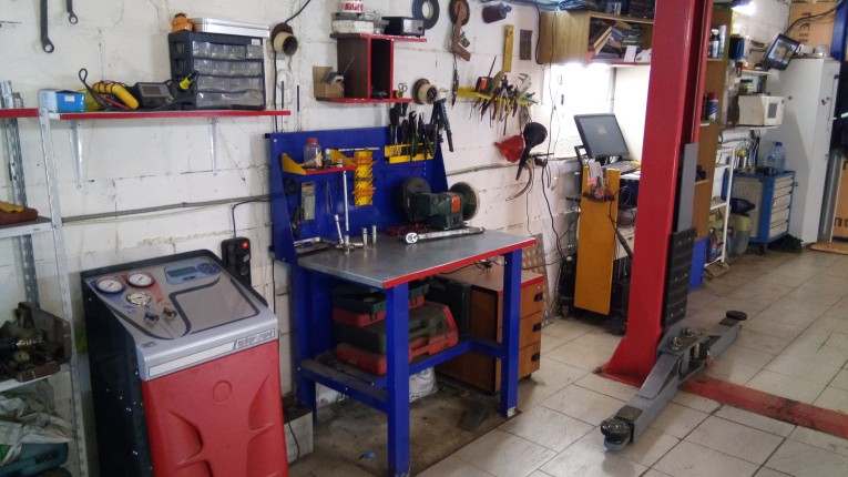 Верстак-стол бестумбовый ВП-1 с экраном купить в Североморске Верстак-стол бестумбовый ВП-1 с экраном купить в Североморске